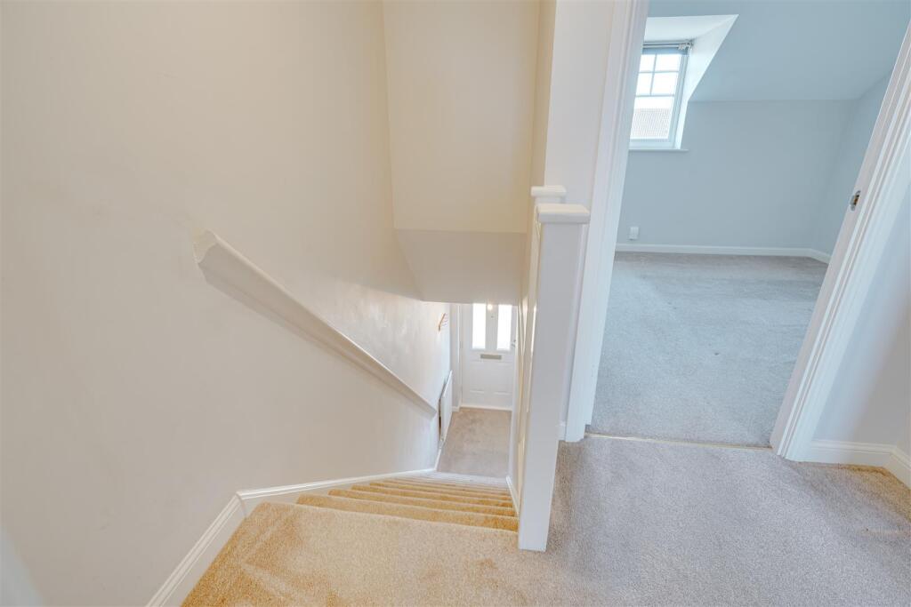 12 Heasman Cl, Newmarket--12.jpg