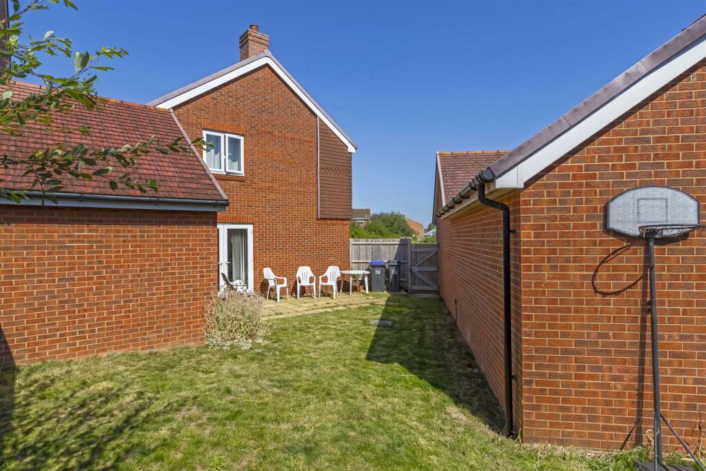 3 Violet Close_5.JPG