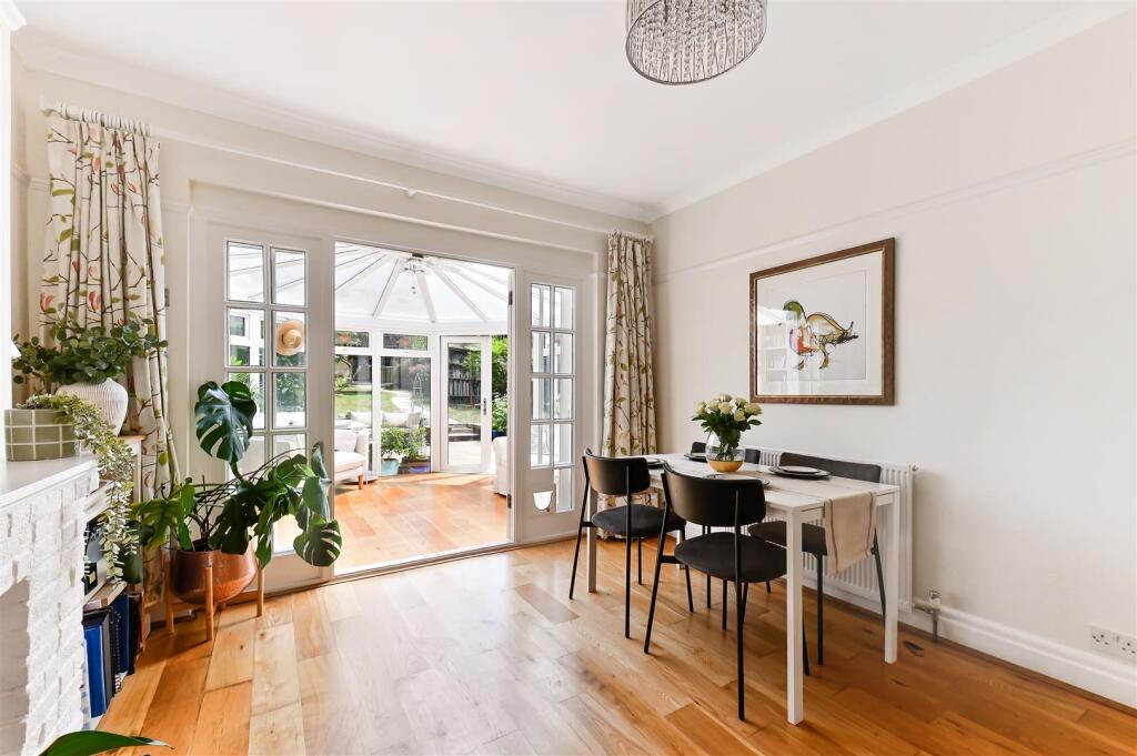 MANOR GREEN ROAD (16).jpg