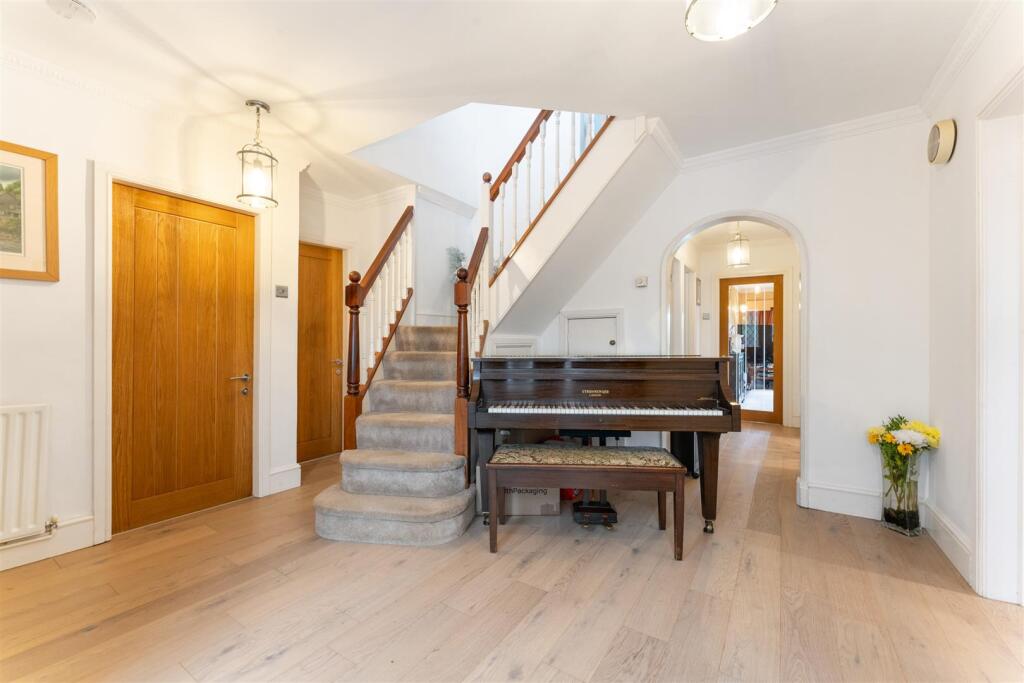 132 Earlswood Common_16.jpg