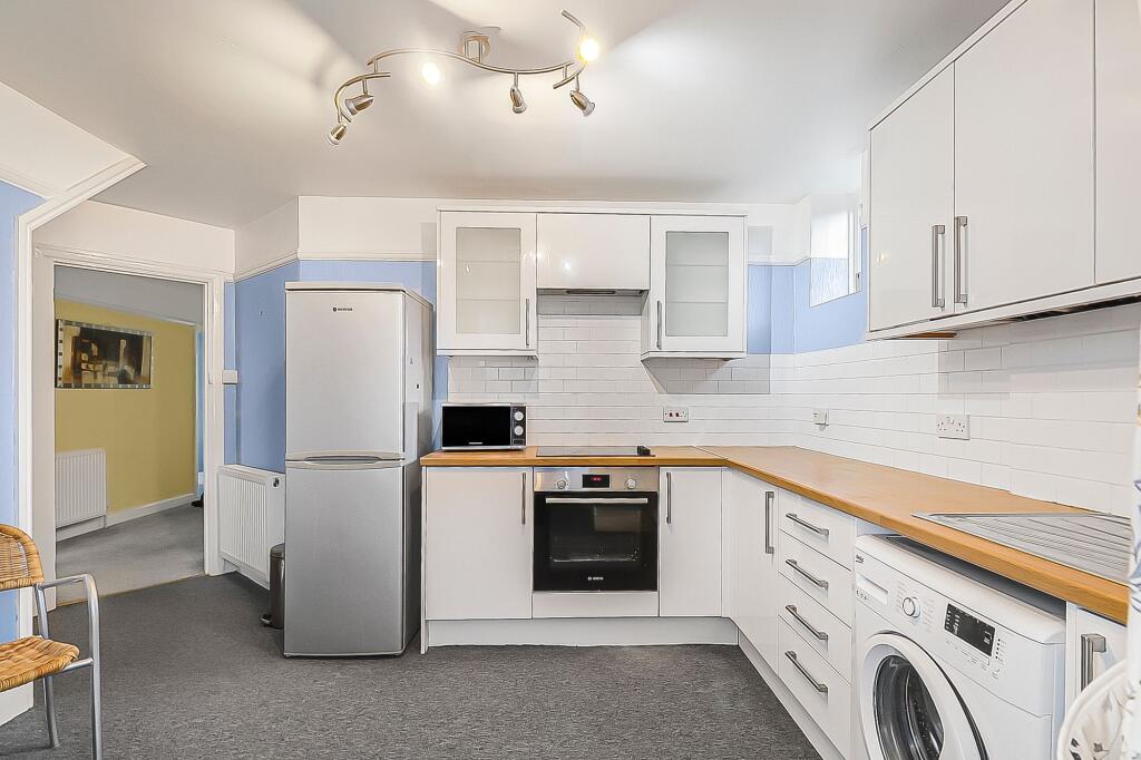 Eat-in Kitchen