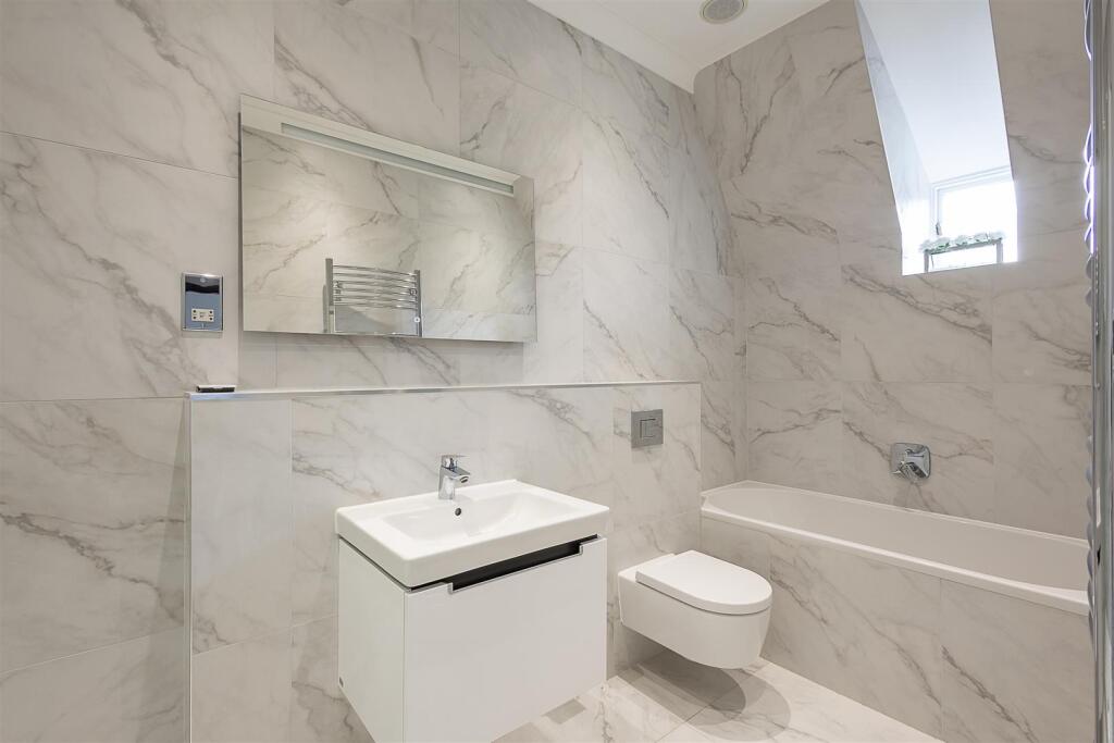 En Suite Bathroom