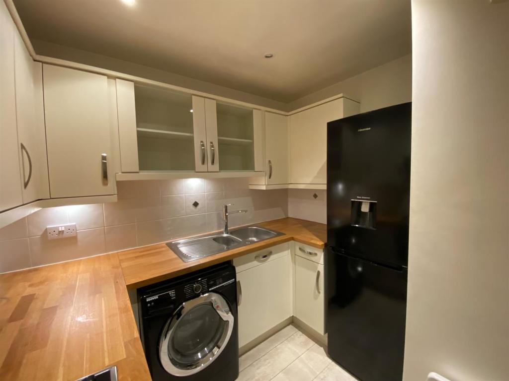 Kiln avenue 14 kitchen.jpg