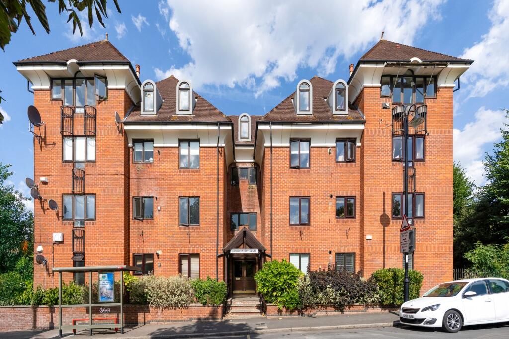 Exterior For Sale 3 Bedroom Flat Conservatory Court Upper Nowood SE19 www.steele.london