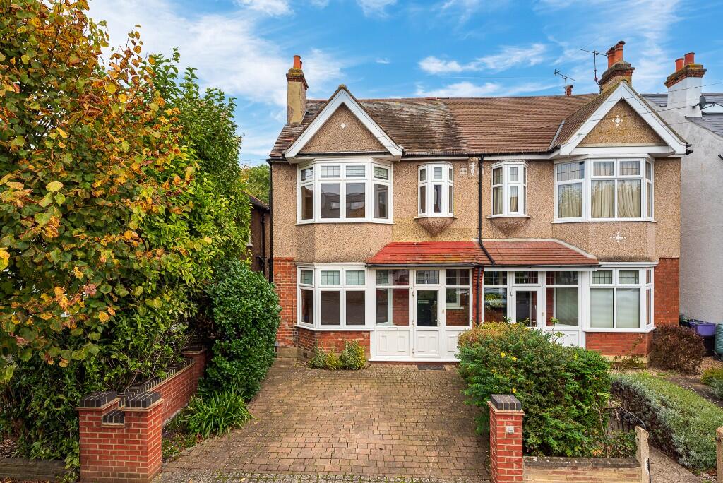Camberley Avenue, London, SW20