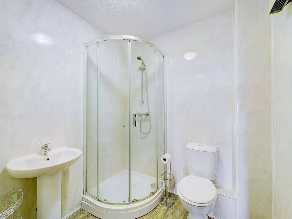 CAM01543G0-PR0027-STILL008