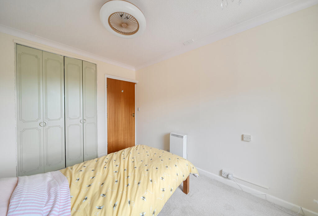 1372586-16-6900a4...