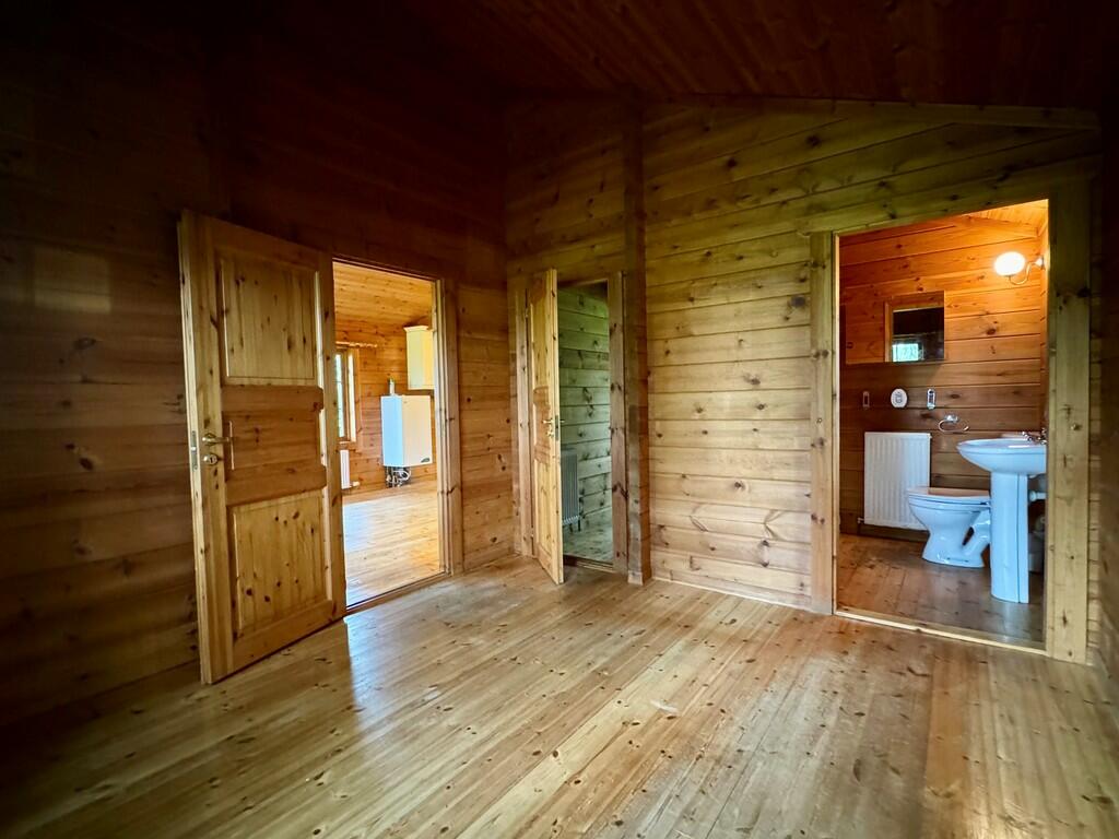 log cabin bedroom