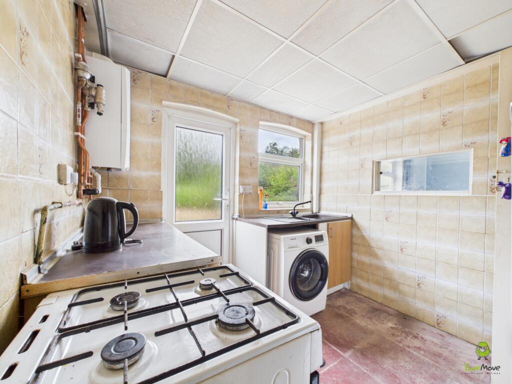 CAM03779G0-PR0264-STILL008