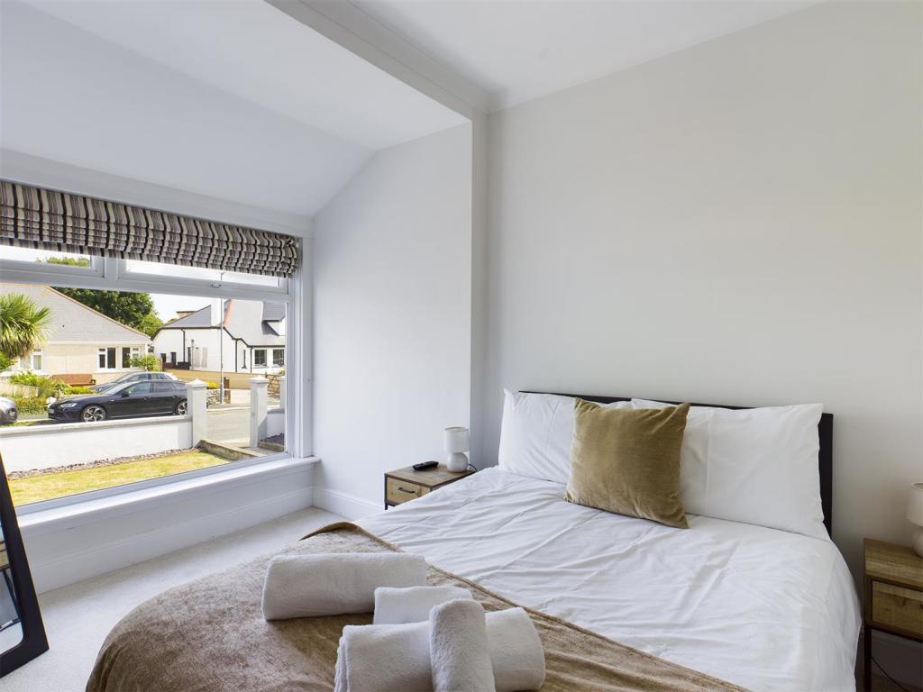 Bedroom 4.jpg