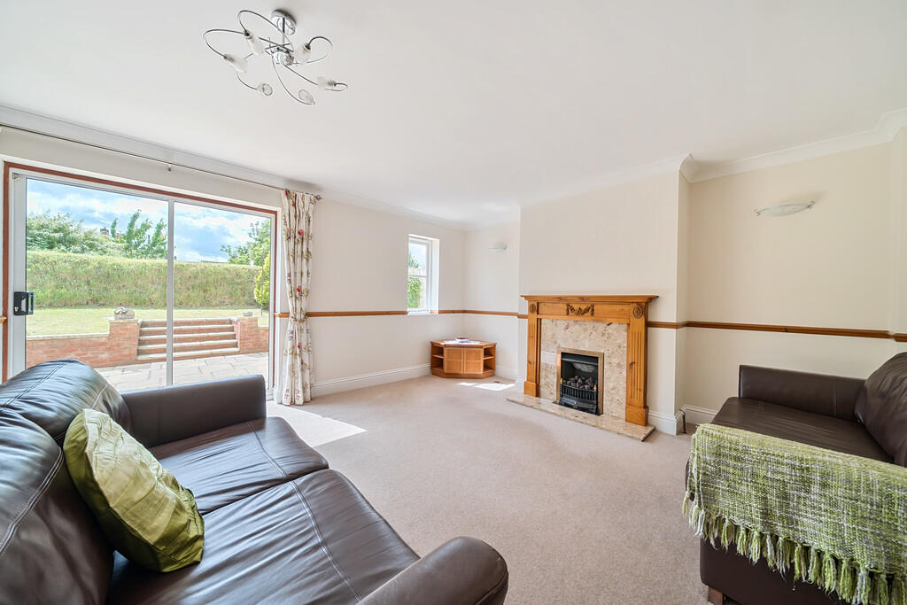 1301772-13-683883...