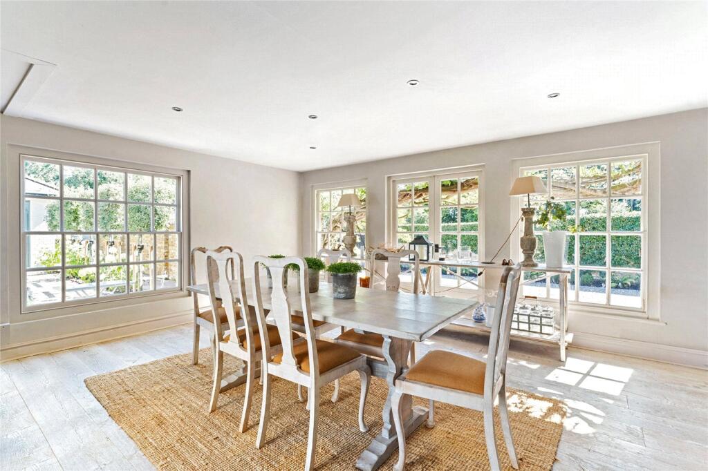 Breakfast Room