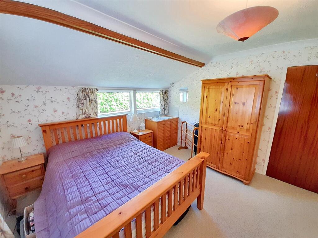 Bedroom 2 new.jpg
