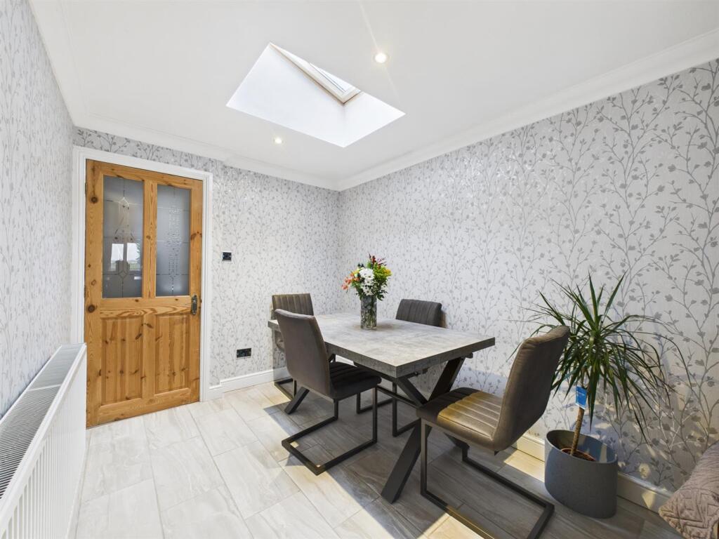 Open Plan Kitchen/Dining/Living Area