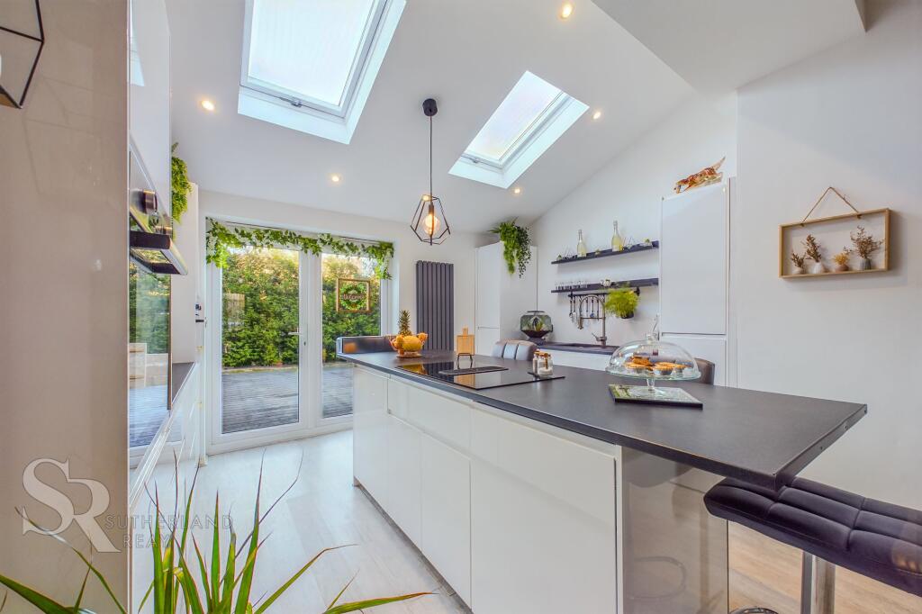 Kitchen Diner / Snug