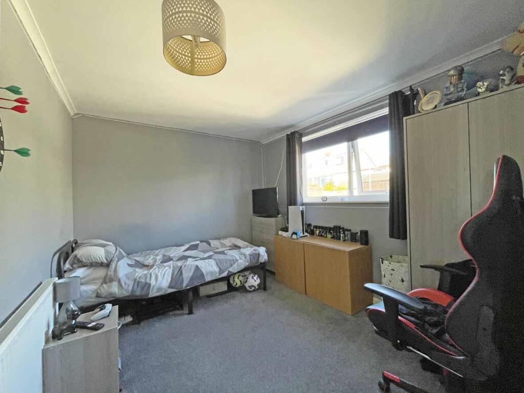 Dudley Gardens 19 New Bed 2...jpg