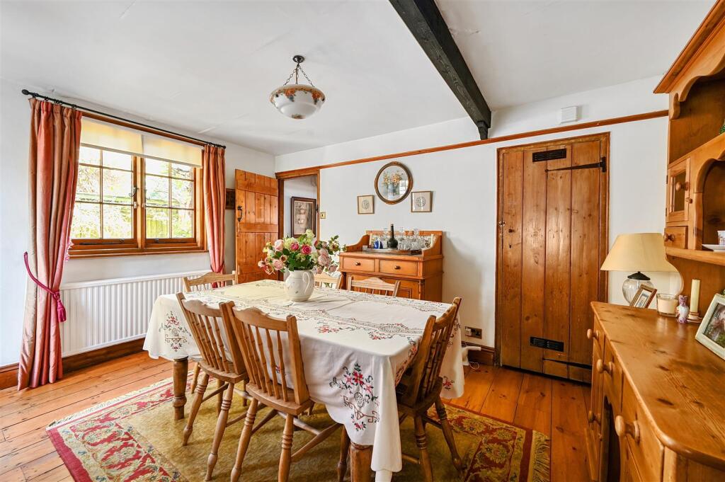 Red Oaks Lodge, Henfield, BN5 (18).jpg