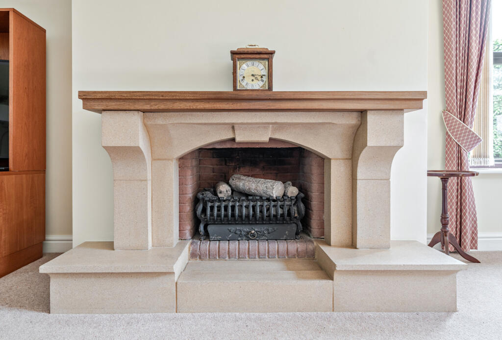 1294551-9-682b77f...