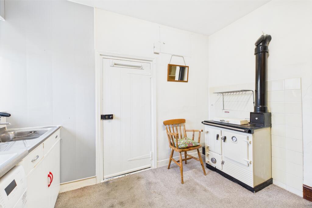 CAM04201G0-PR0079-STILL011