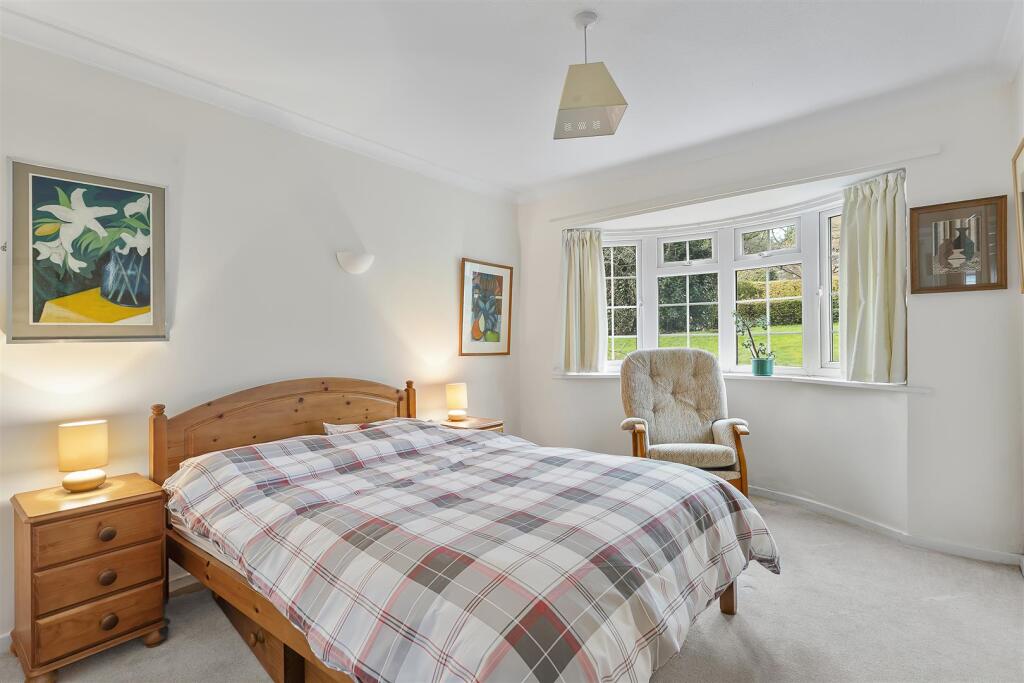 Bed 1.jpg