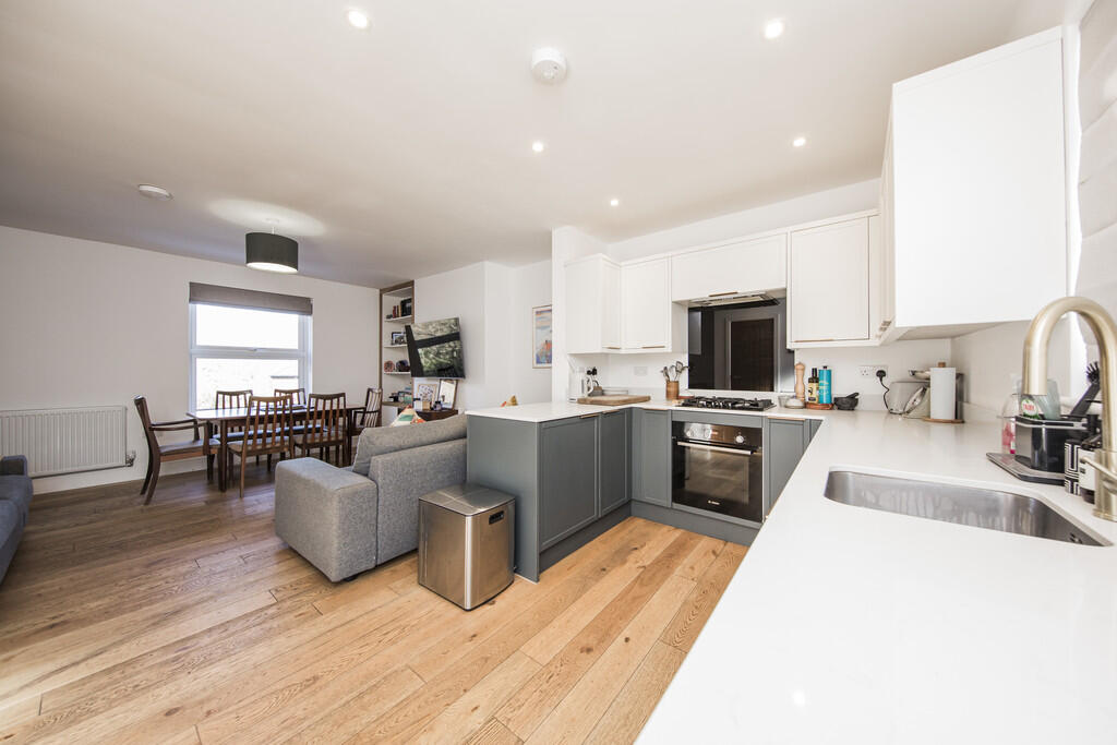 Lounge-Kitchen-Di...