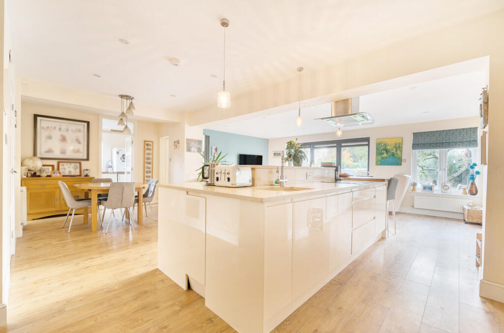 1371775-24-6900e9...