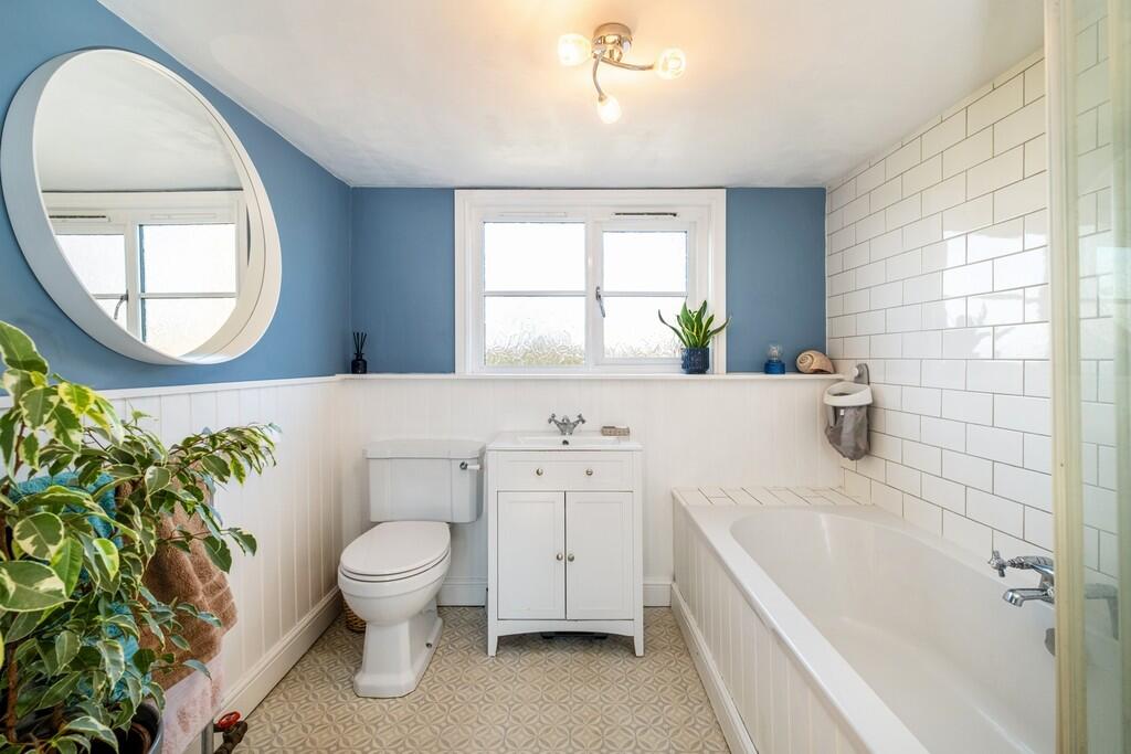 1440px-Halfboys-4...