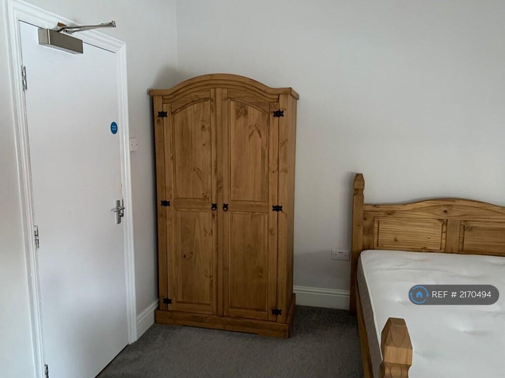 Large Double Room With En-Suite