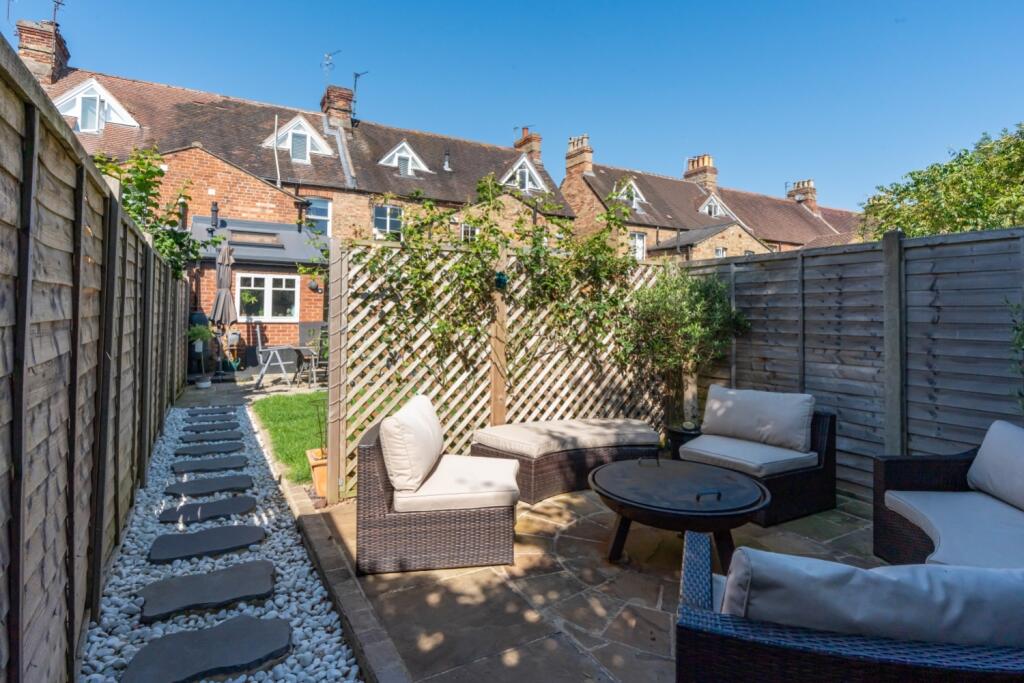 131 Kingston Road garden