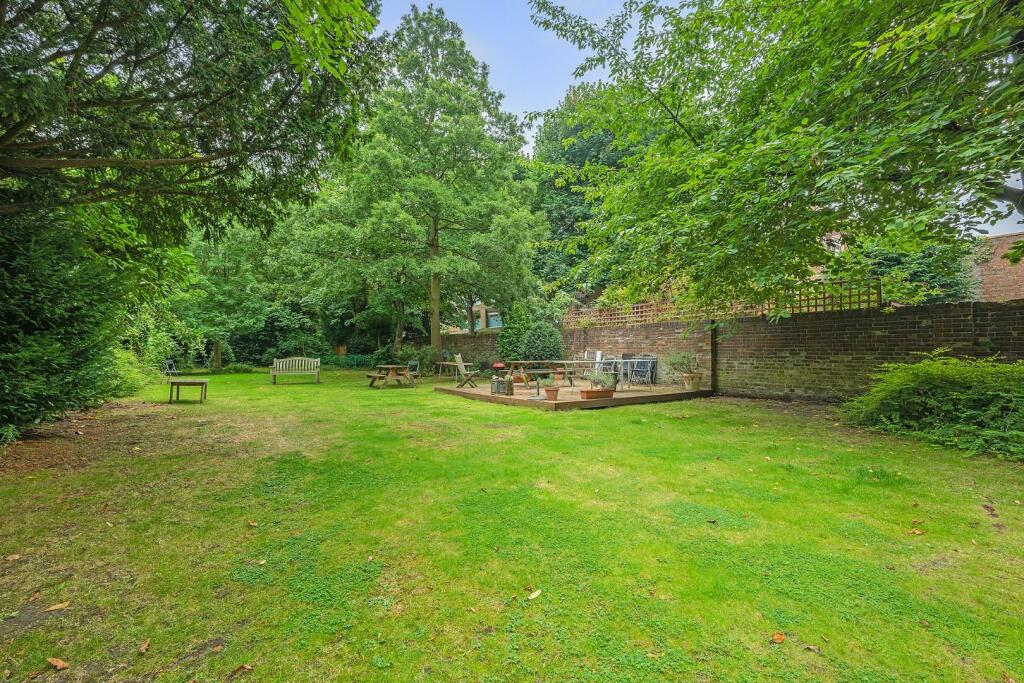 Gardens Communal.jpg