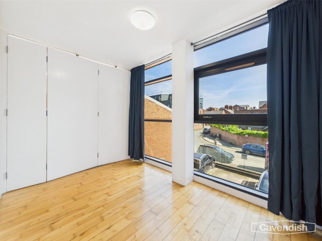 BEDROOM 2/DINING ROOM