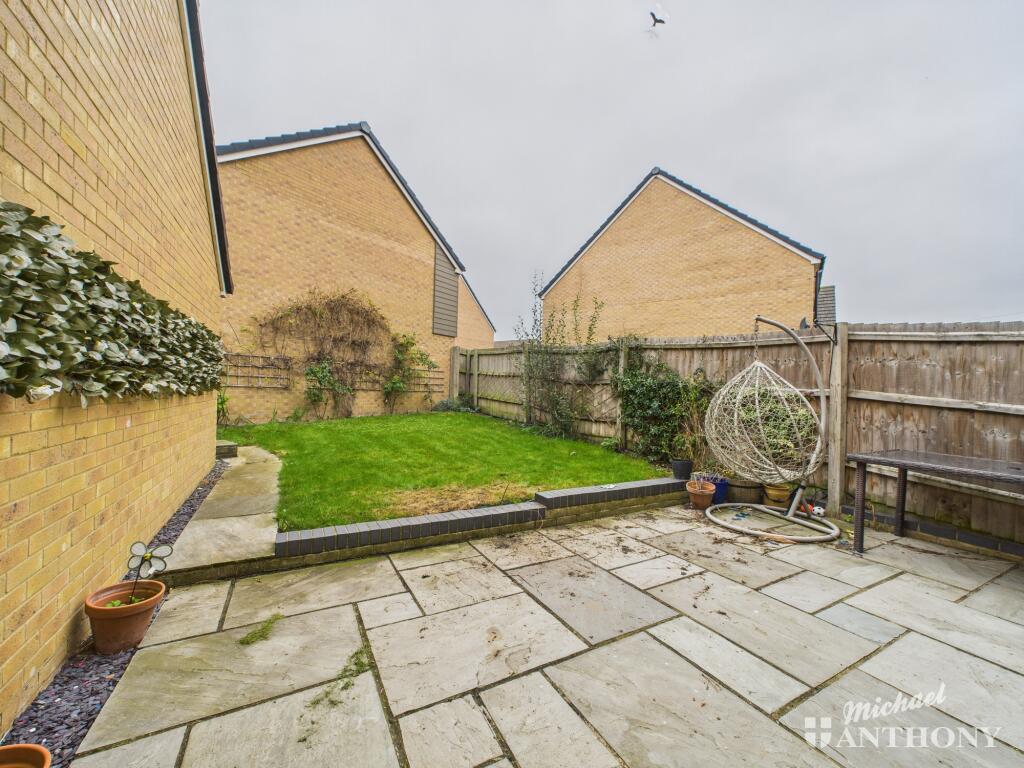 CAM02773G0-PR0368-STILL026