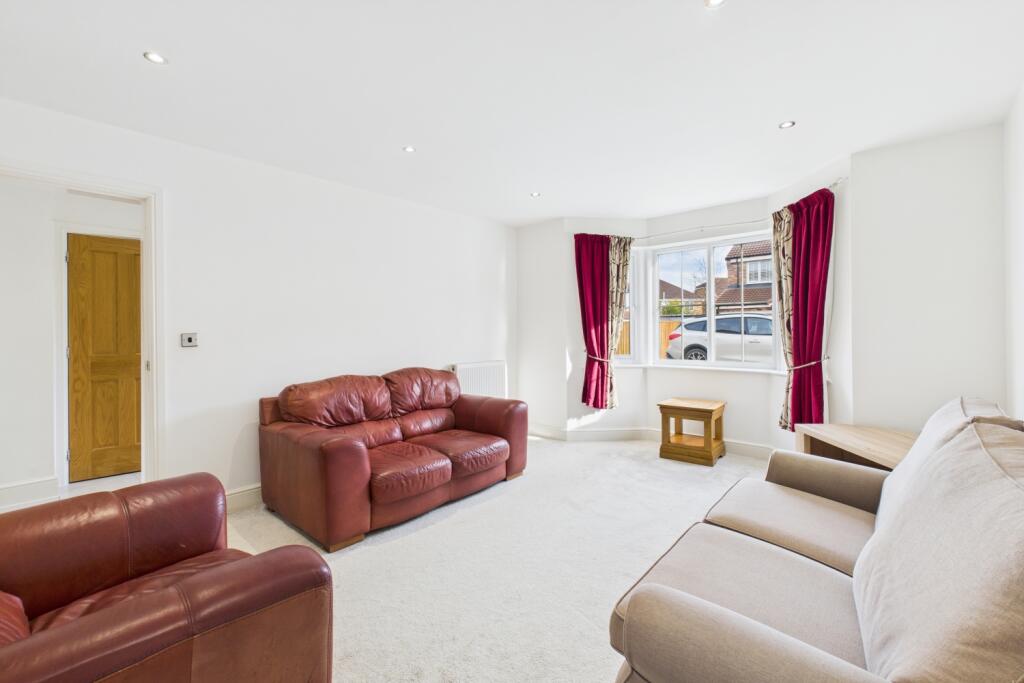 CAM03162G0-PR0224-STILL003