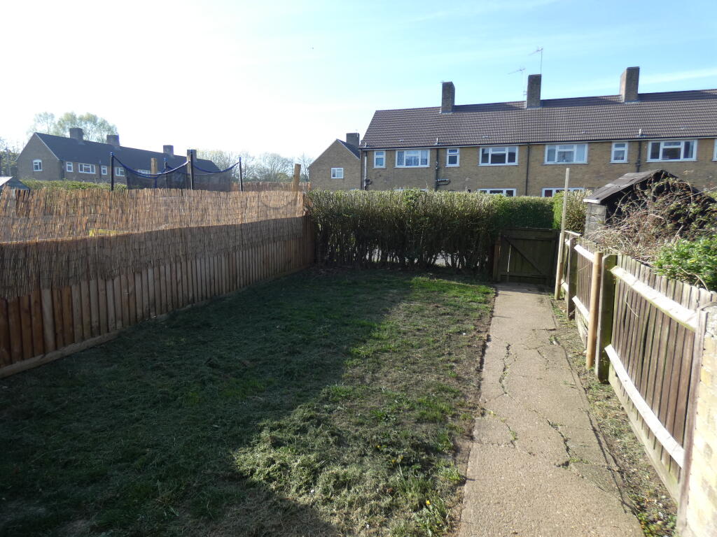 Pic 7 Garden (3).JPG