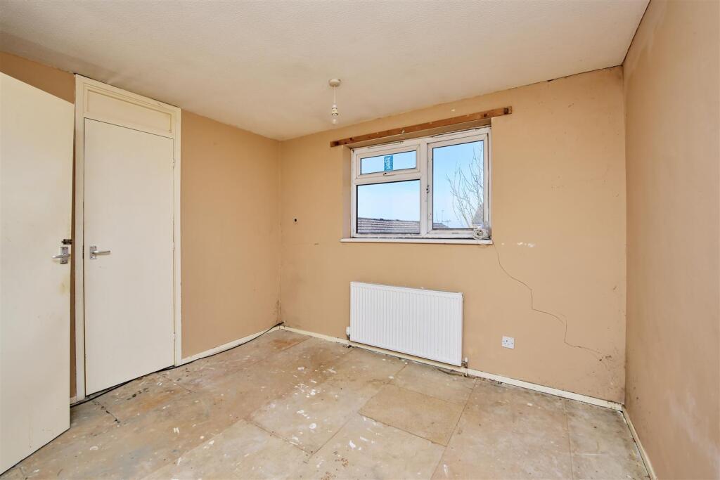 11-9 Jubilee Close Islip-6-DeNoiseAI-clear.jpg