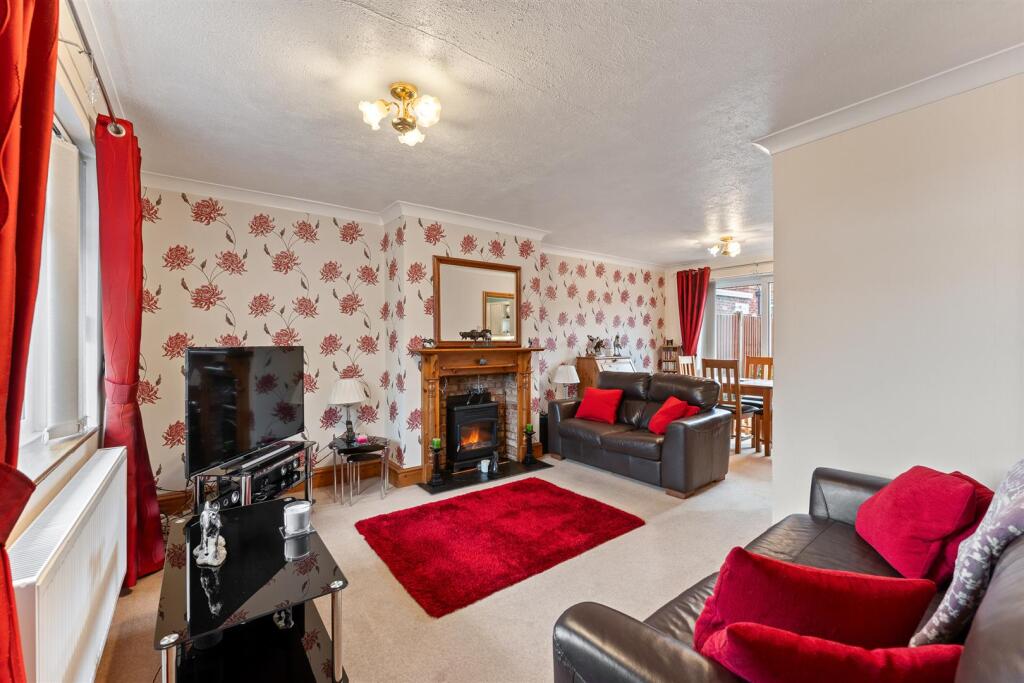 Lounge / Dining Room