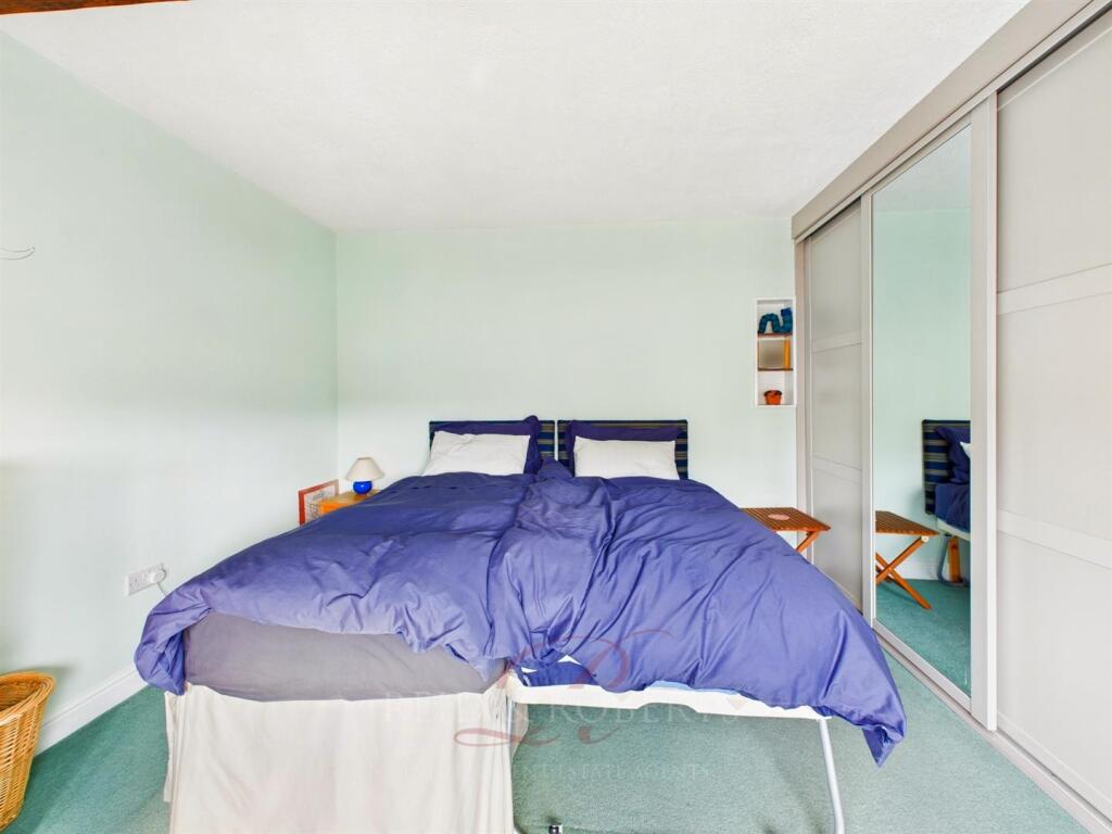 CAM03999G0-PR0120-STILL020.jpg