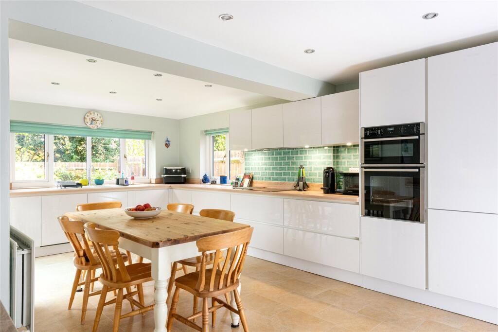 Kitchen/Breakfast