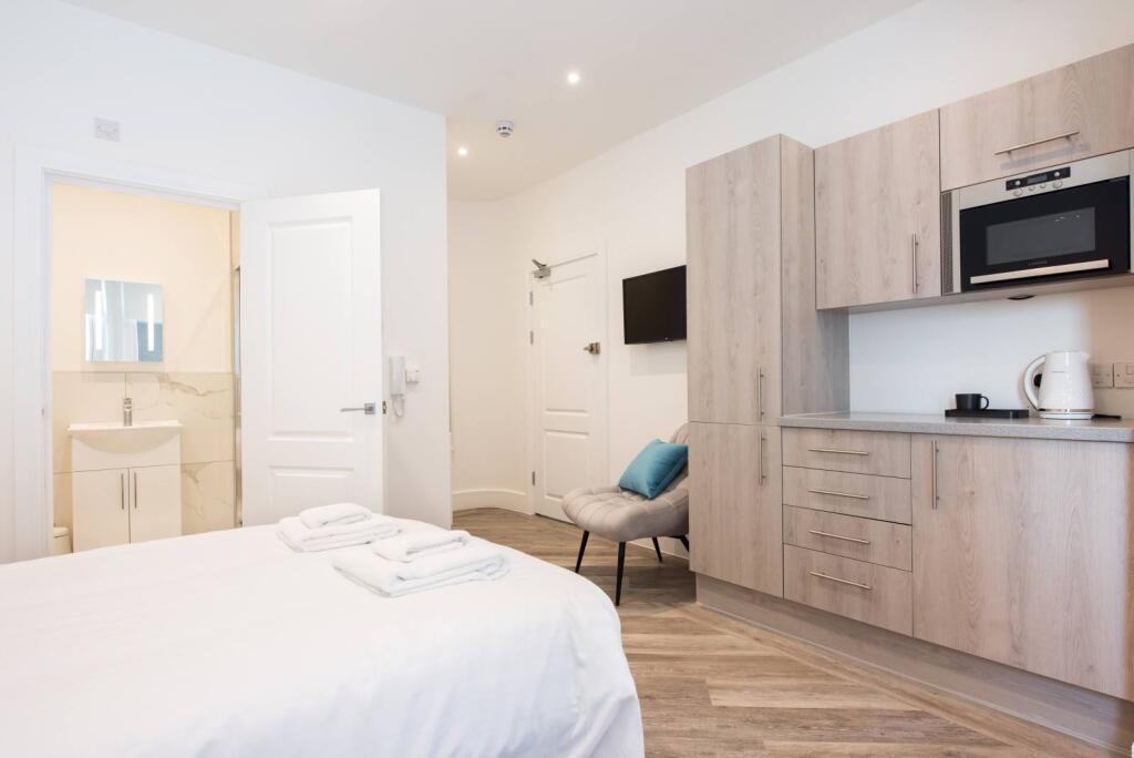 Room 7 - 53 Crown Street