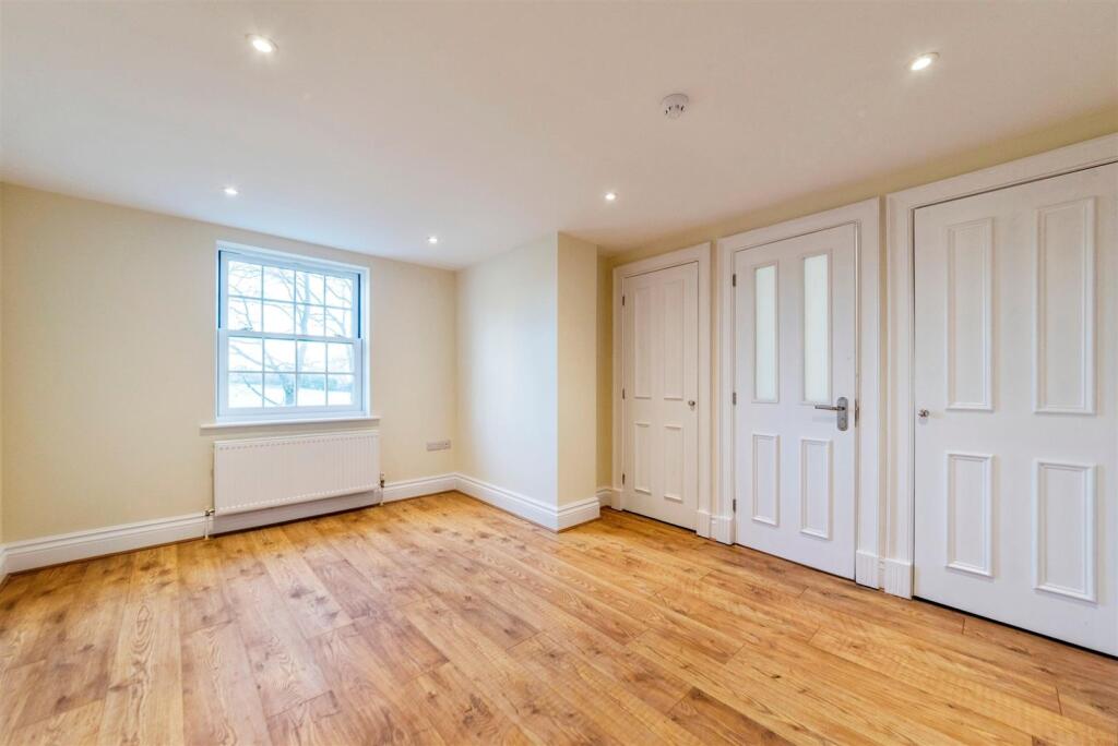 Master Bedroom Into En-Suite