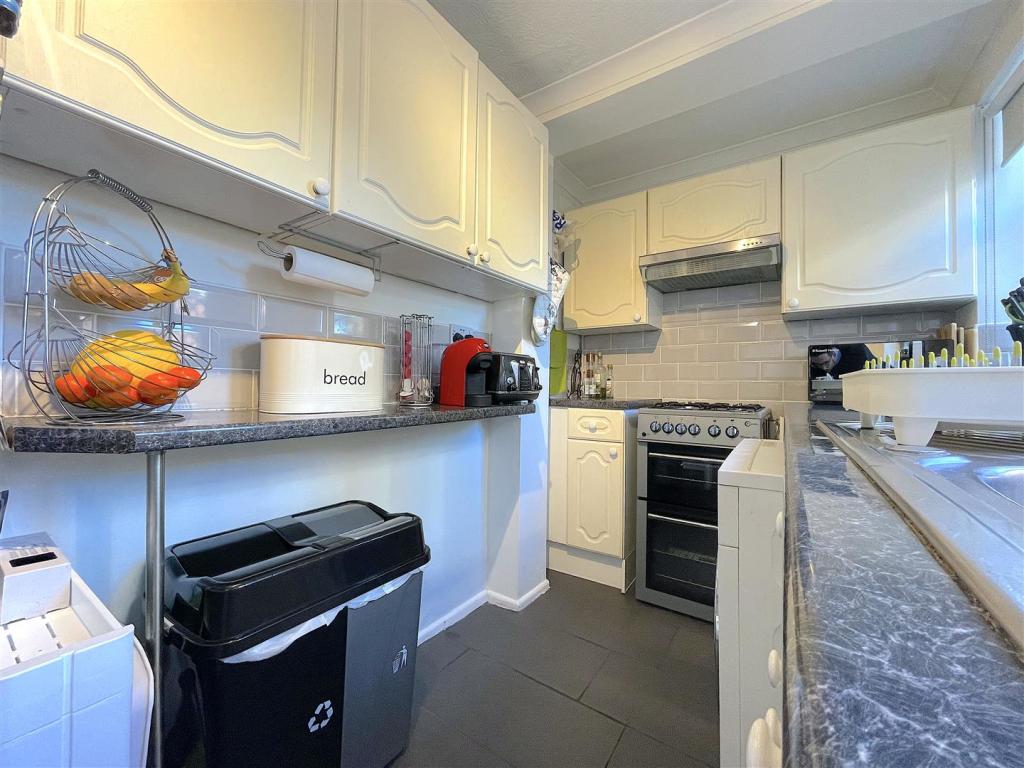 Kitchen (2).jpeg