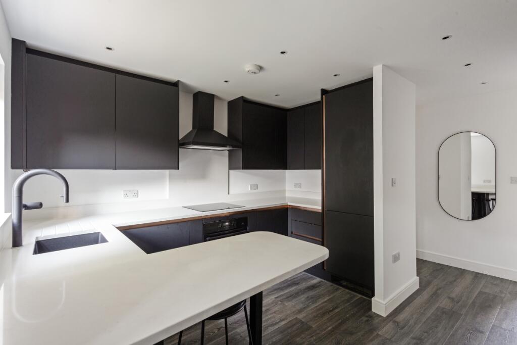 Howerd-Way-London...