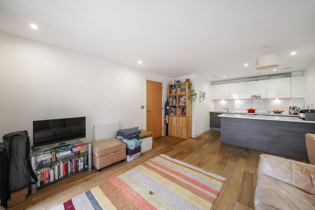 8 Seren Park Gard...