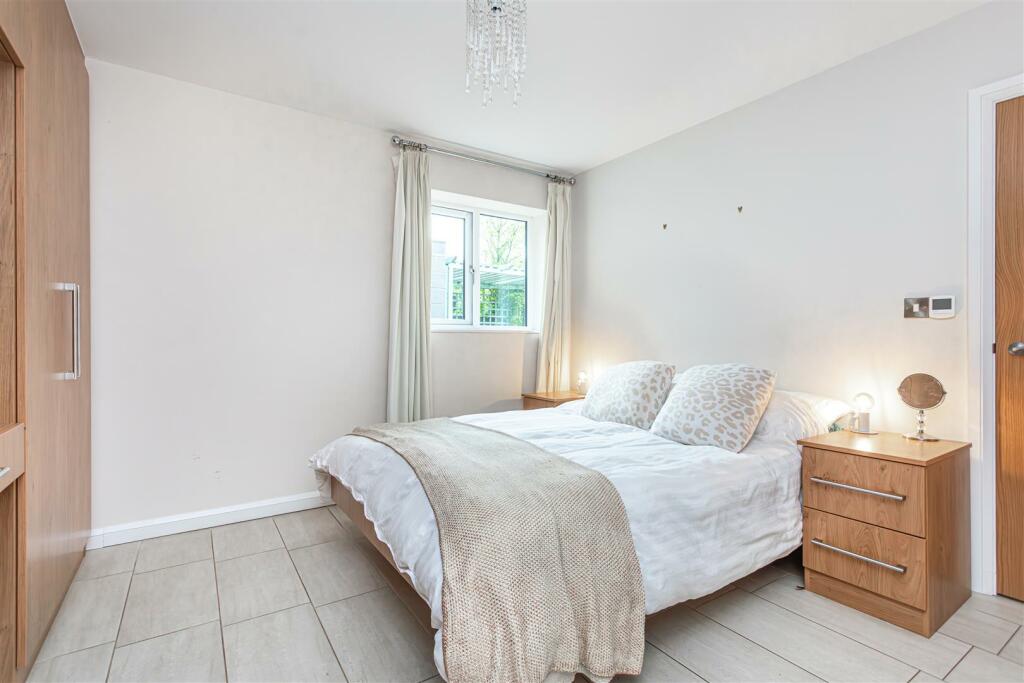 30a Lodge Mill Lane-2.jpg