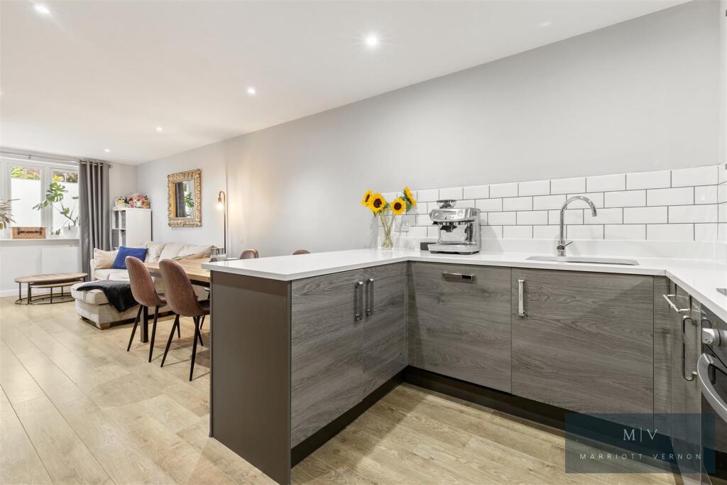 Flat 2, 28, Normanton Road MV-7.jpg