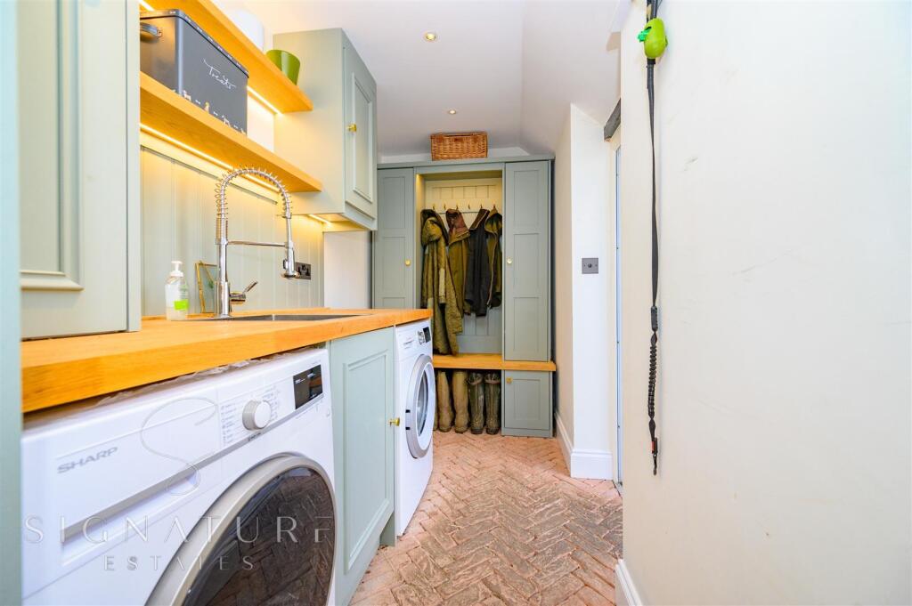 GreenLaneBovingdon_65.jpg