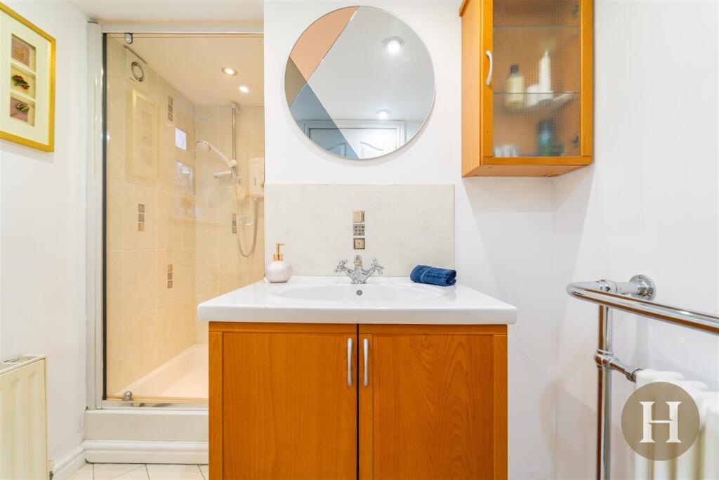 Hadleigh Estate Agents-20.jpg