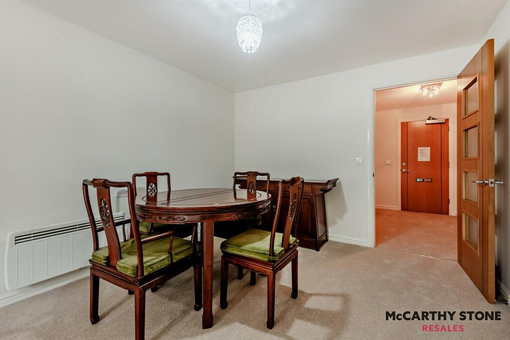8617104-interior11-800.jpg