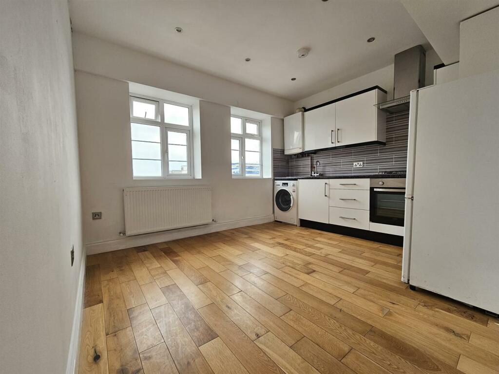 For Sale by Aspire Residential - Chapel Road