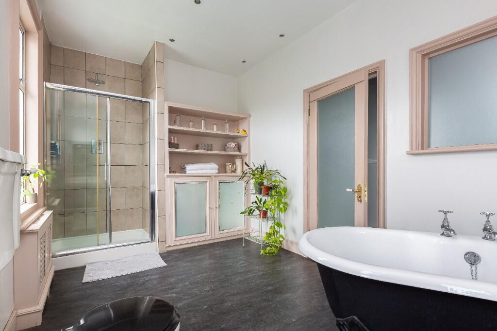 Main bathroom